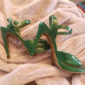 Kelly Green platform heel-only worn twice